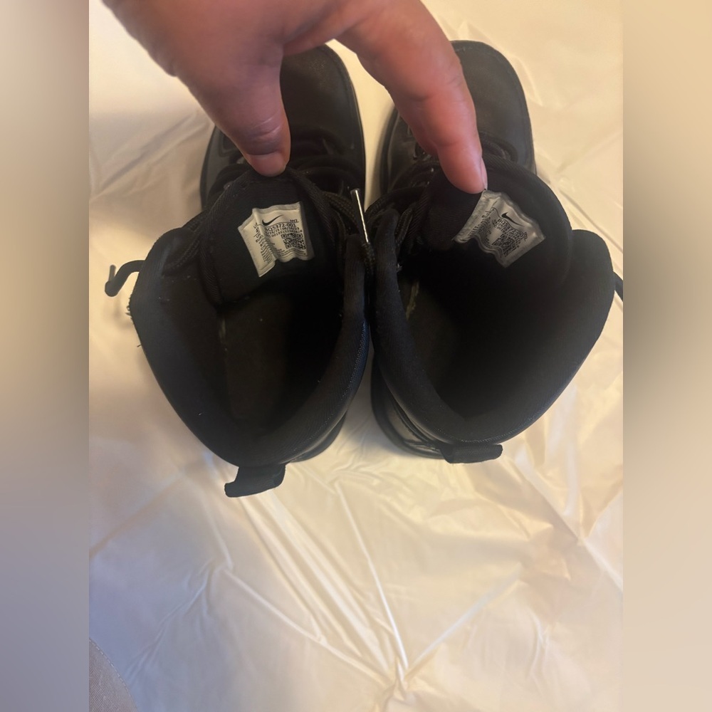 Nike All-Black High-Top Boots kids Manoa - Picture 9 of 9